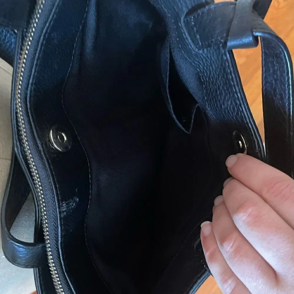 VINCE CAMUTO | LEAH black leather shoulder bag - Picture 5 of 12